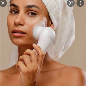 NEW IN BOX Raedia Facial Cleansing System